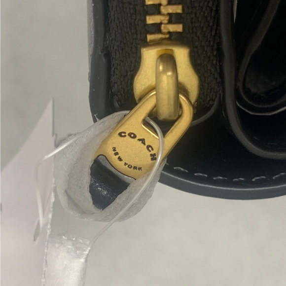 BNWT COACH New York Billfold Wallet ♥️ FIRM - Picture 9 of 11